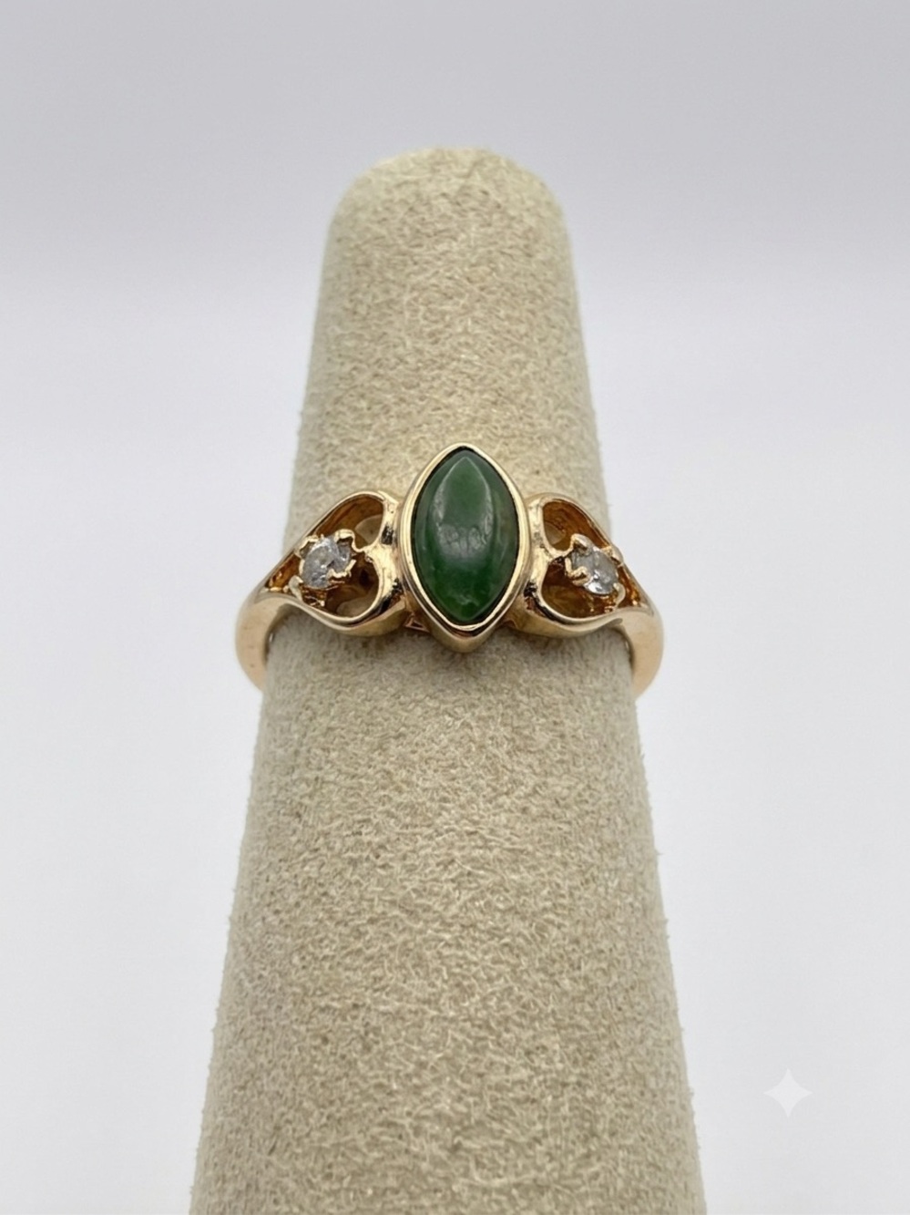 Vintage Avon 18K HGE GTR Marquise Jade Green Cabochon Ring Gold Electroplat - Picture 1 of 8